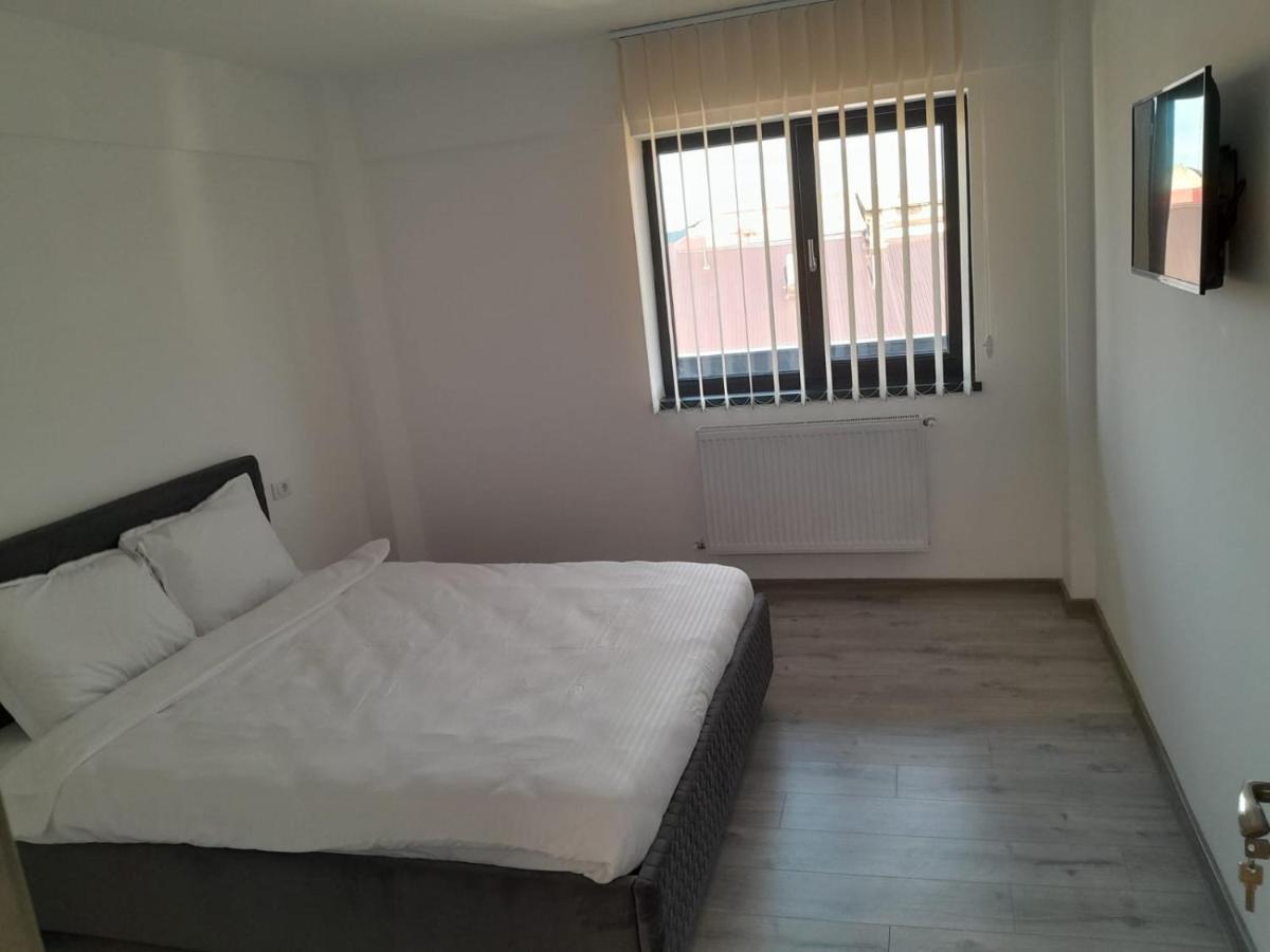 Apartament 3 Camere, Targu Neamt Et4 Esterno foto
